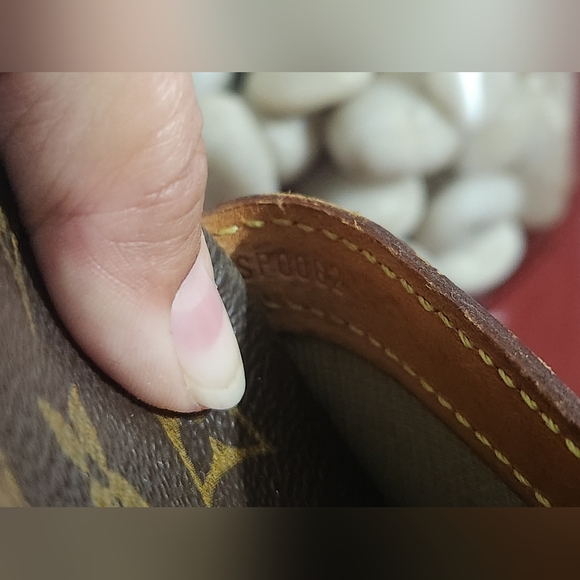 Louis Vuitton Reporter GM Monogram Canvas Messenger Bag - Picture 12 of 15